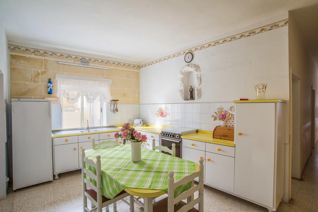 Ta' Karmni Appartamento Marsalforn Esterno foto